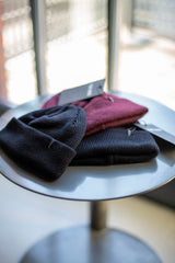 MERINO WOOL BEANIE IN BLACK