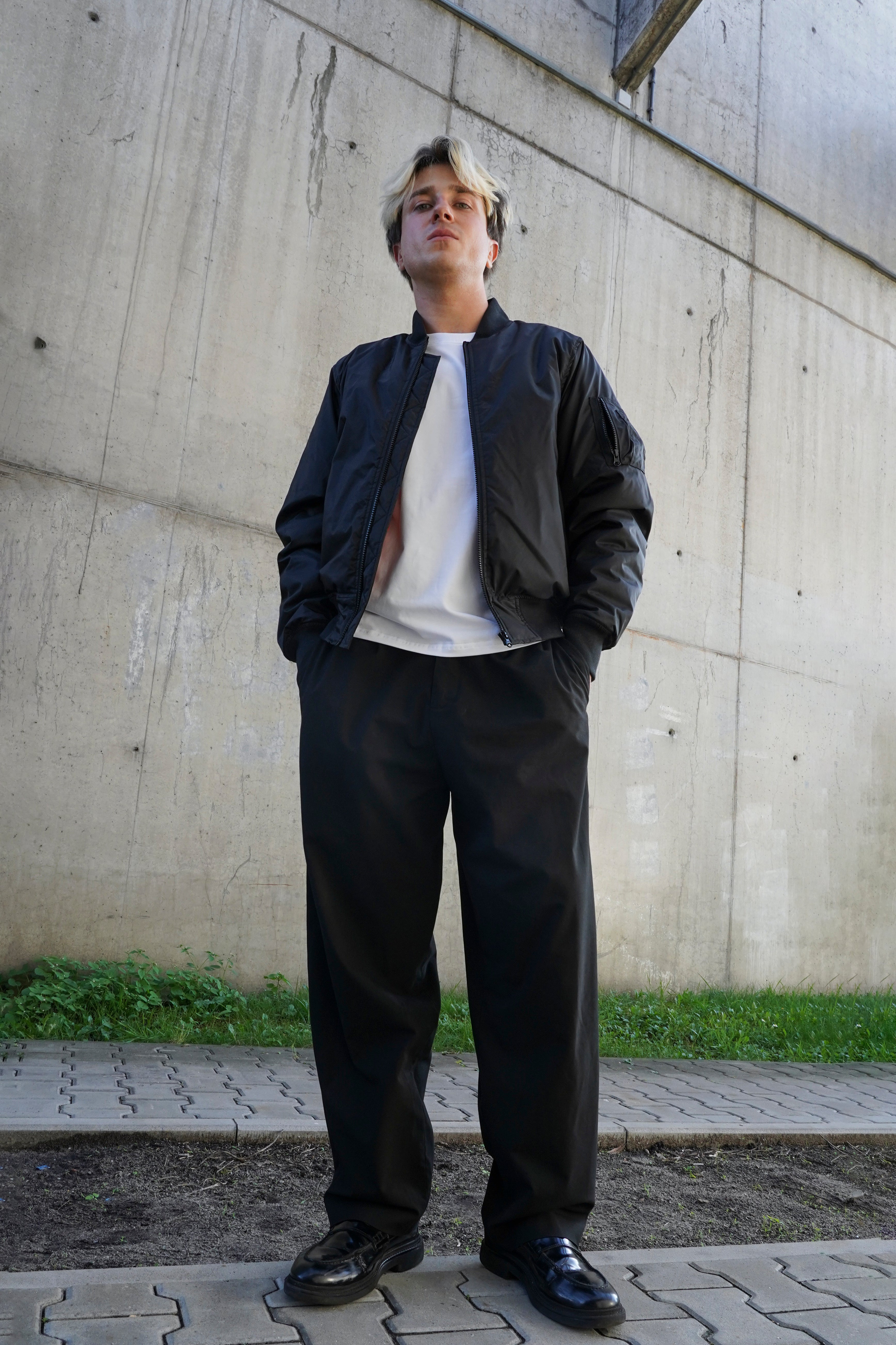 BOMBER JACKET IN NOIR