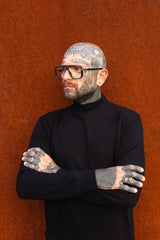 PLAIN COLLAR SWEATER IN JET BLACK