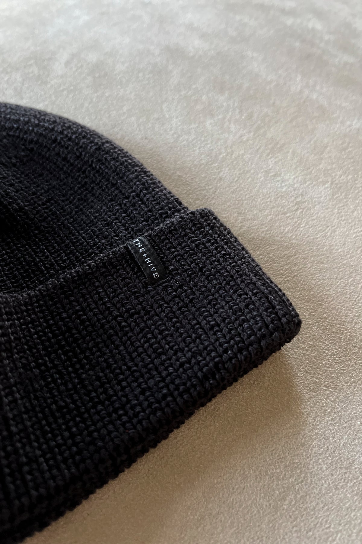 MERINO SINGLE BEANIE IN BLACK