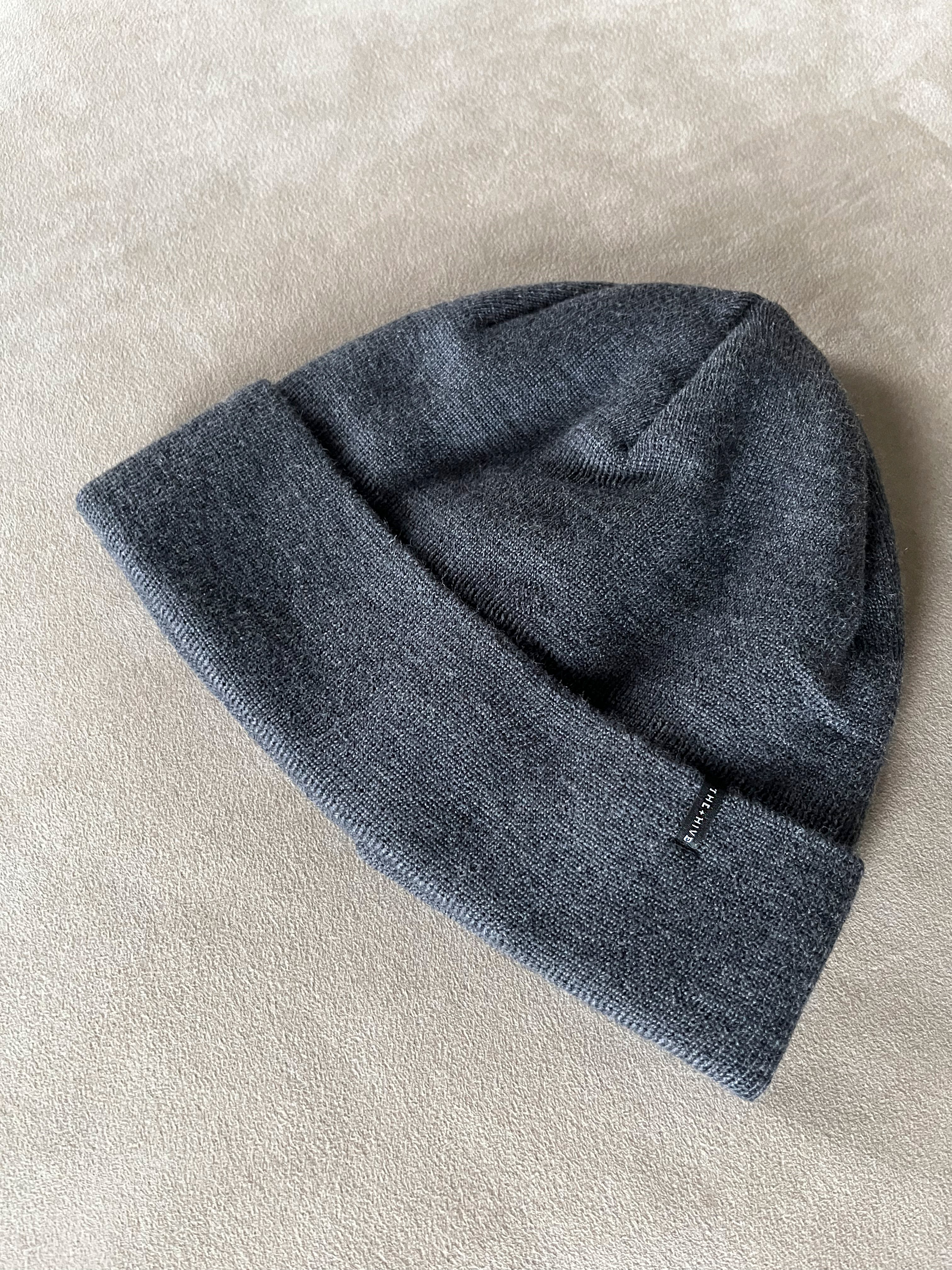 MERINO WOOL BEANIE IN GRAPHITE