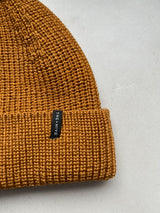 MERINO DOCKER SHORT BEANIE IN MUSTARD