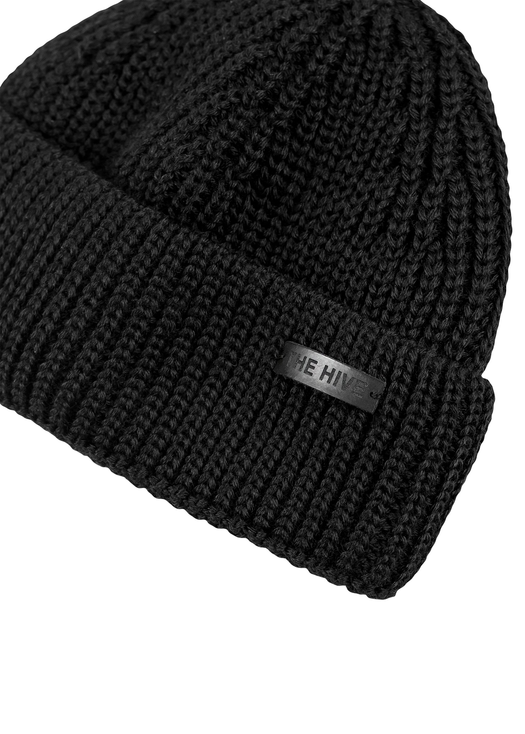 DUST DOCKER MERINO BEANIE IN BLACK