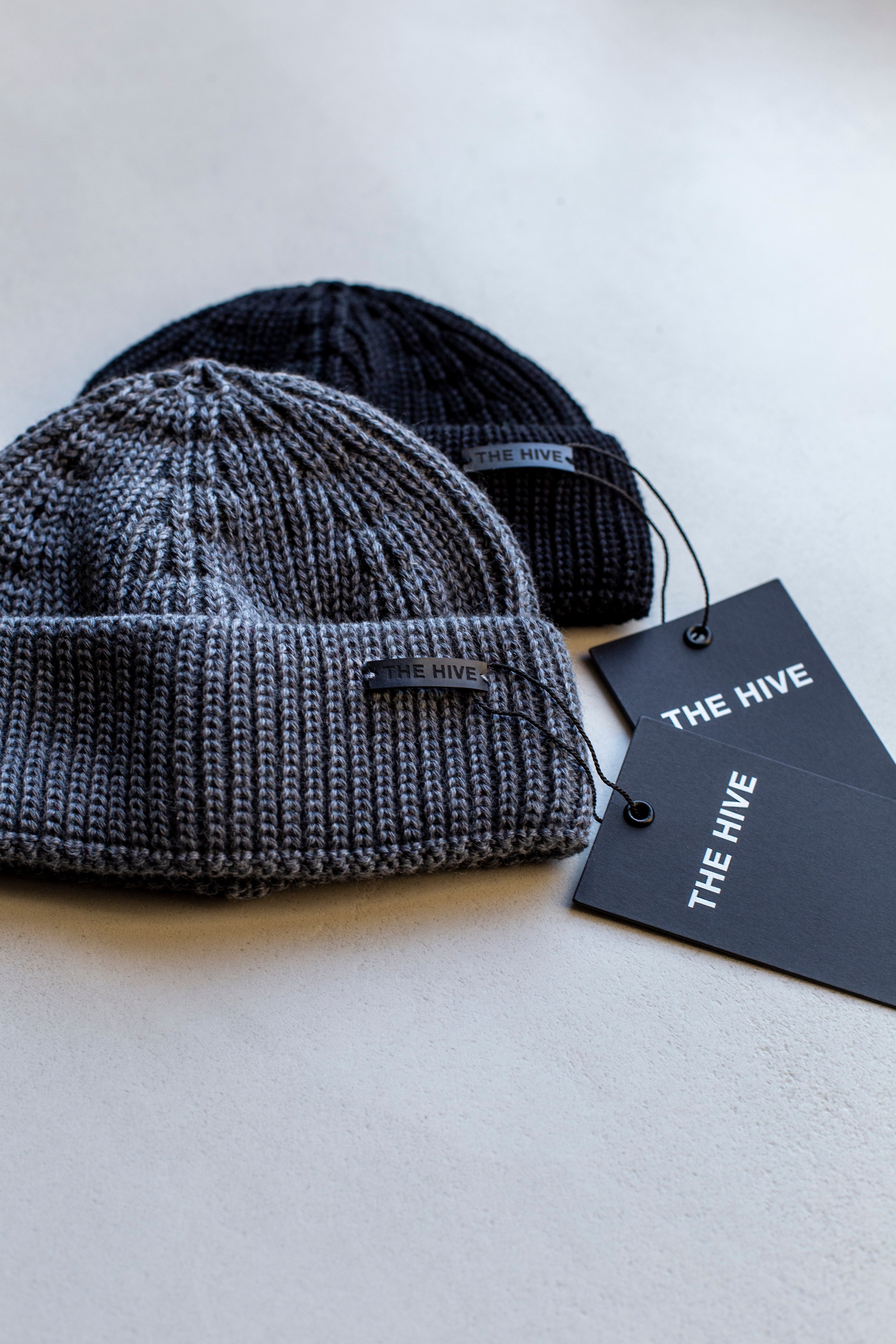 DUST DOCKER MERINO BEANIE IN BLACK