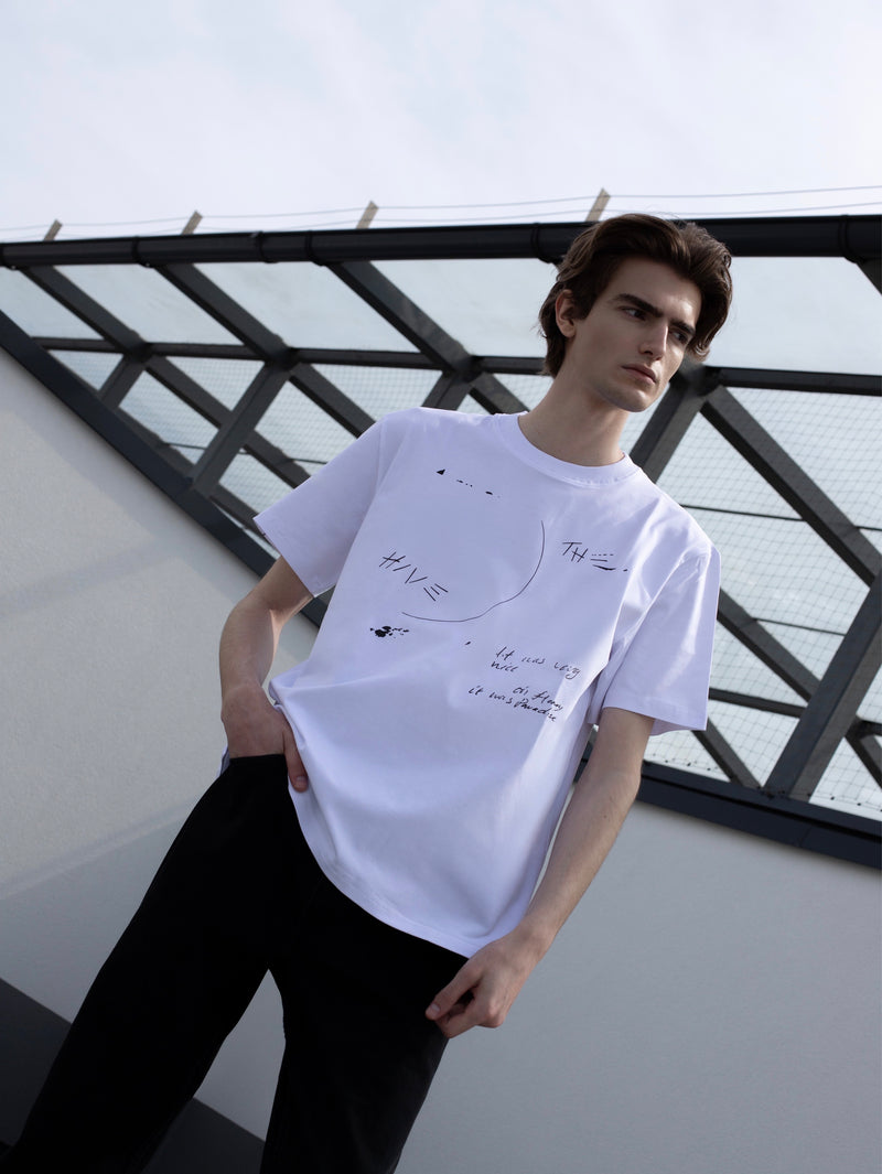 WALL TEE IN WHITE