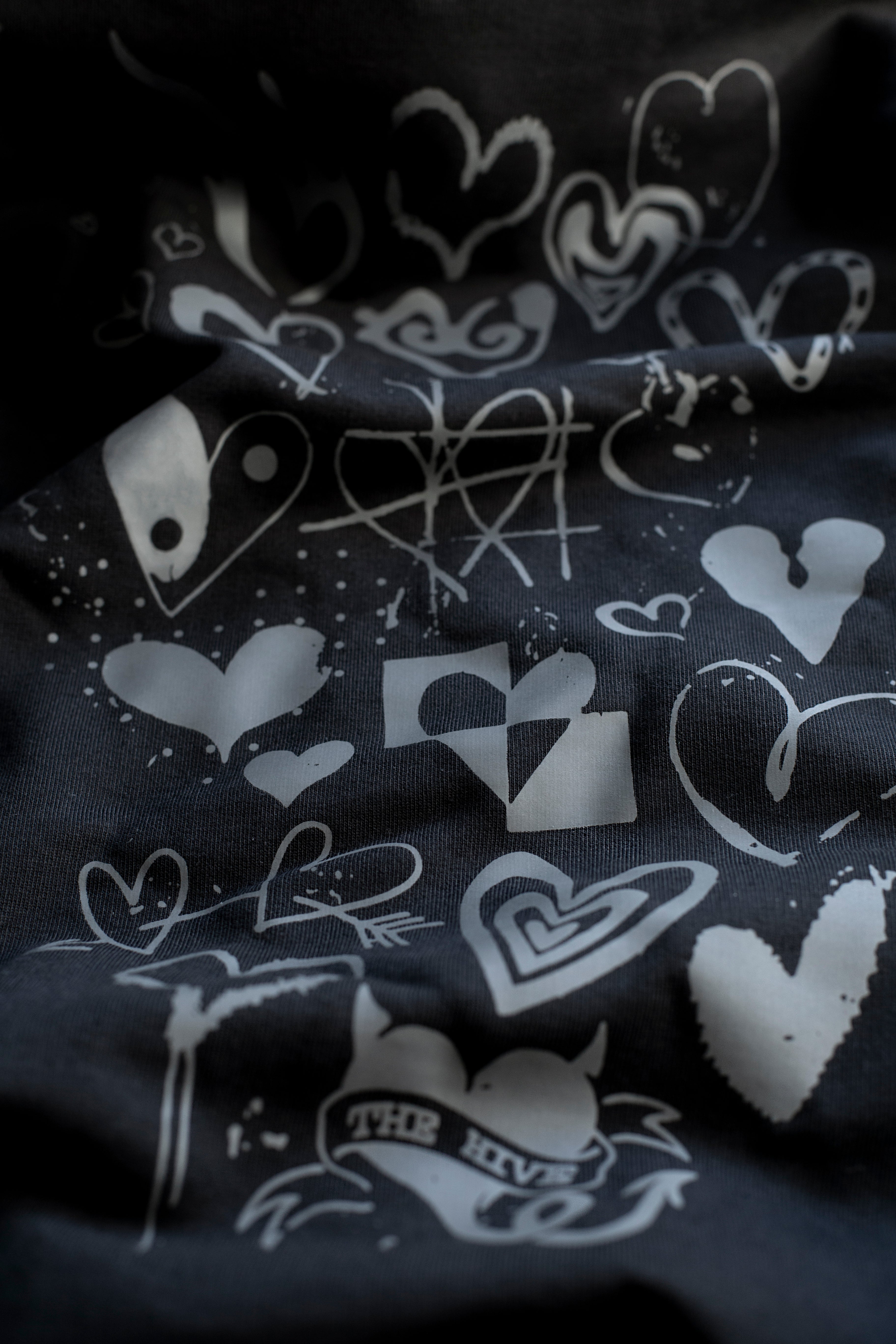 HEARTS HOODIE 450GSM
