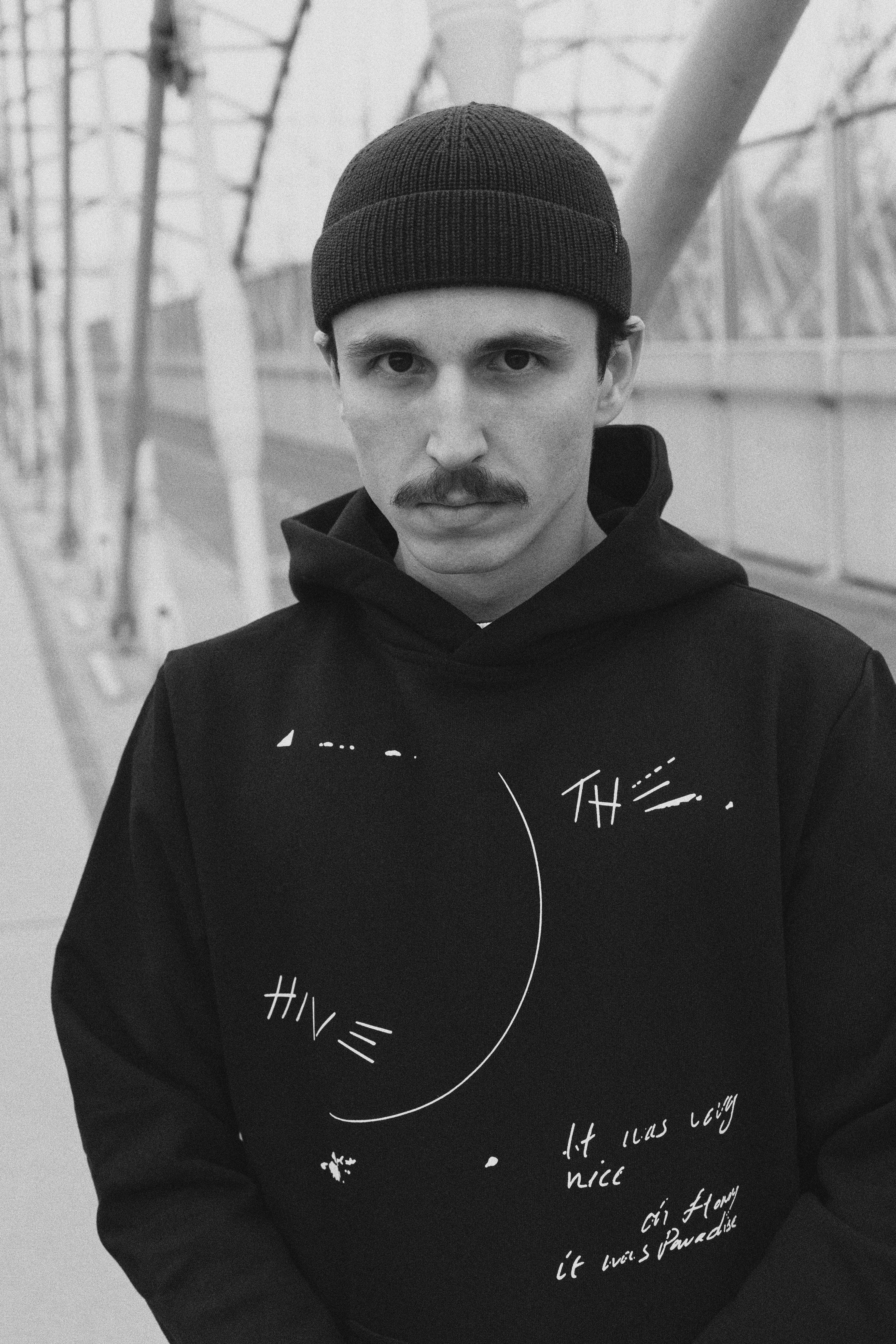 WALL HOODIE 450GSM