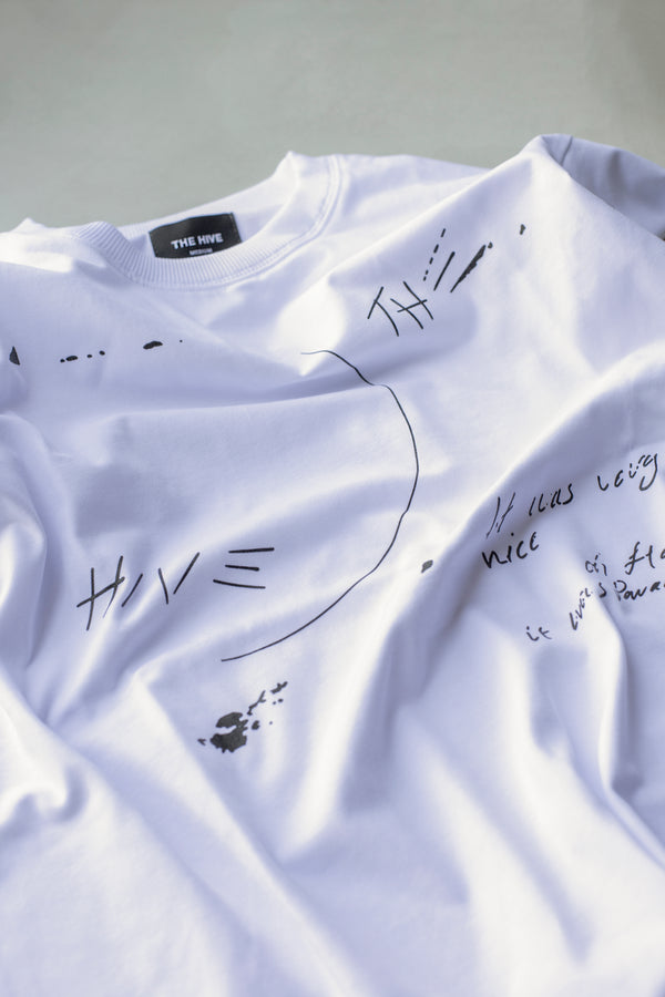 WALL TEE IN WHITE