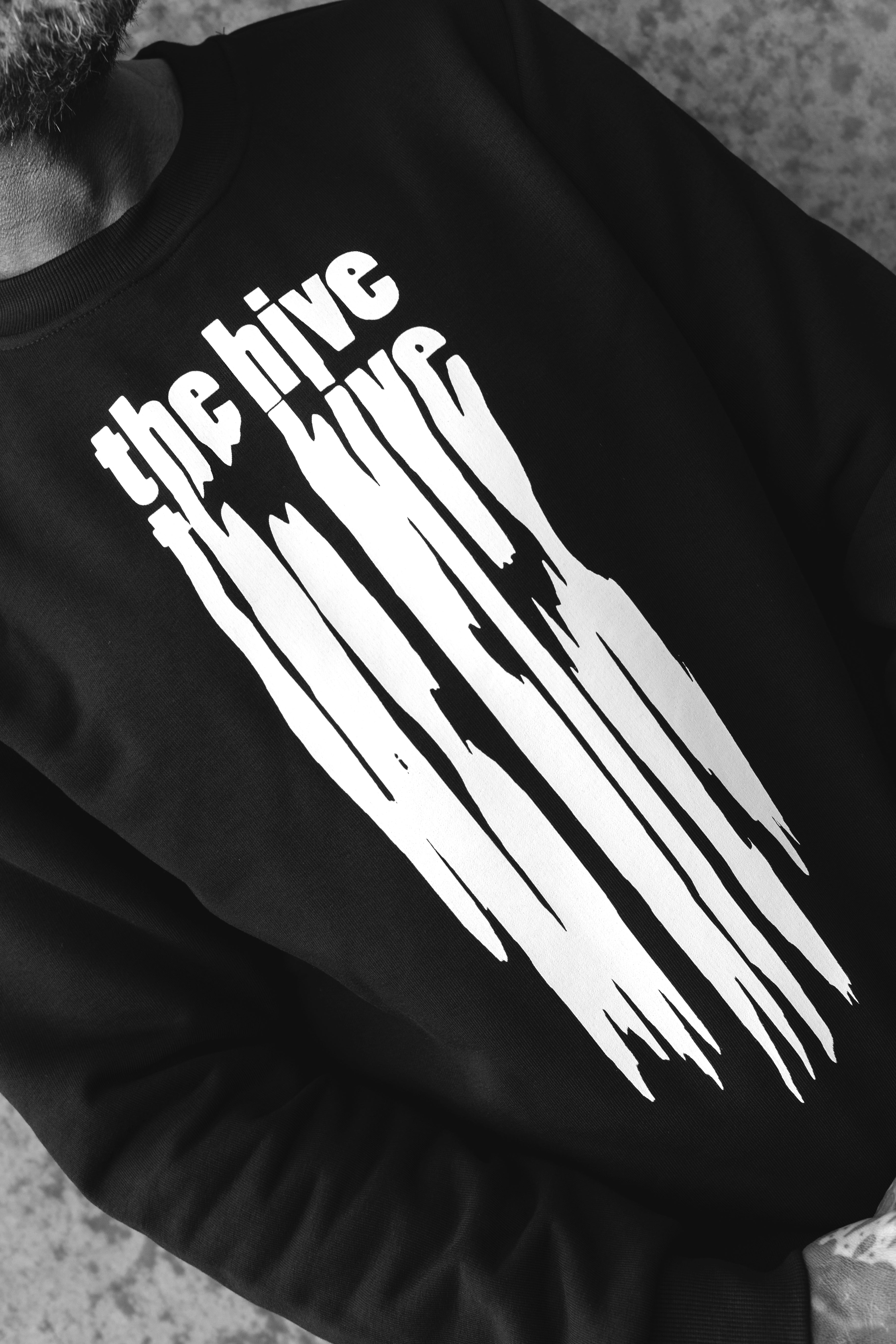 ESCAPE CREWNECK IN BLACK