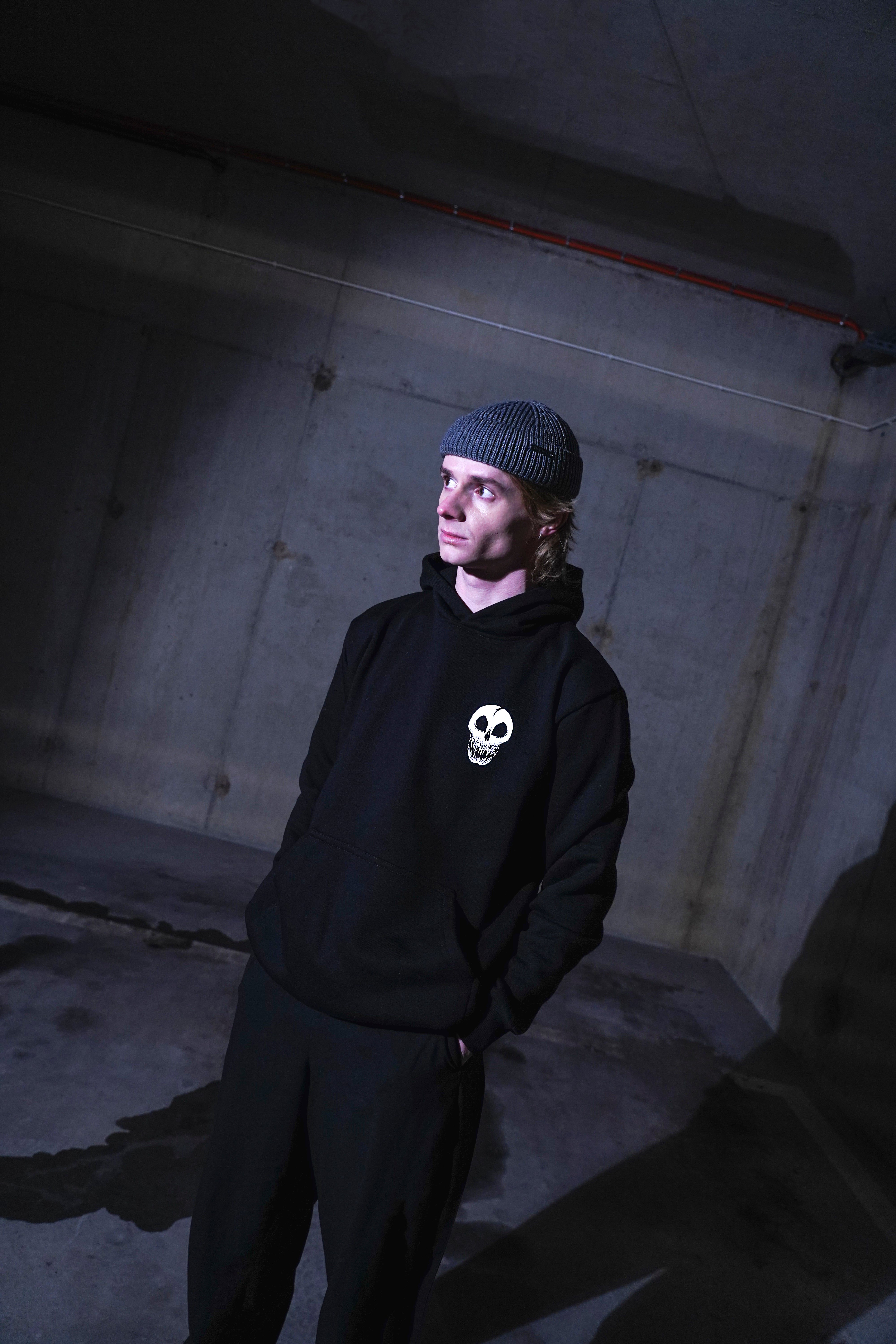 SKULL HOODIE IN BLACK 450gsm