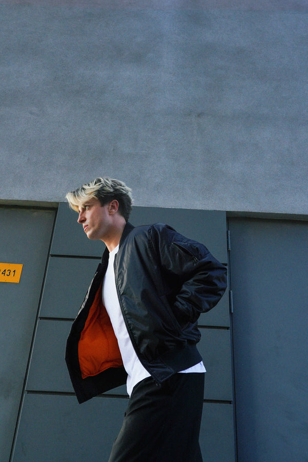 BOMBER JACKET IN NOIR