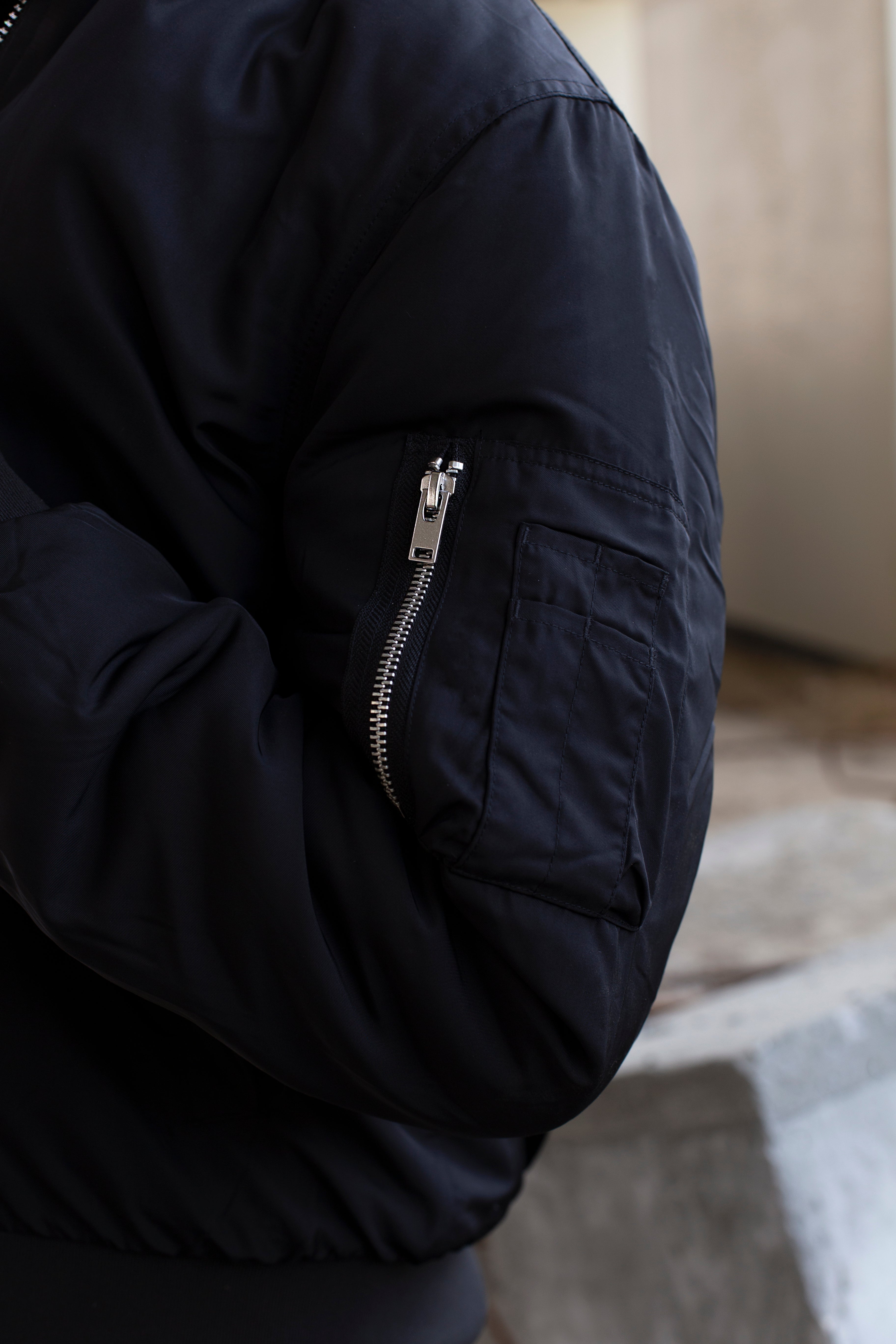 HENGE BOMBER IN BLACK