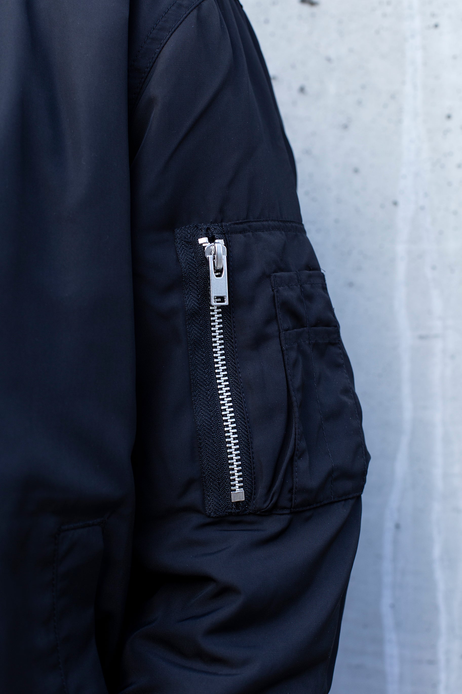 HENGE BOMBER IN BLACK